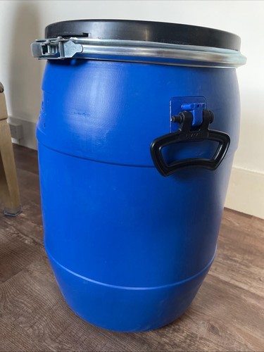 Blue plastic barrel - blue, approx.