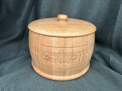 Vintage wooden biscuit barrel - wooden,