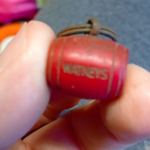 Watney red plastic barrel - red,